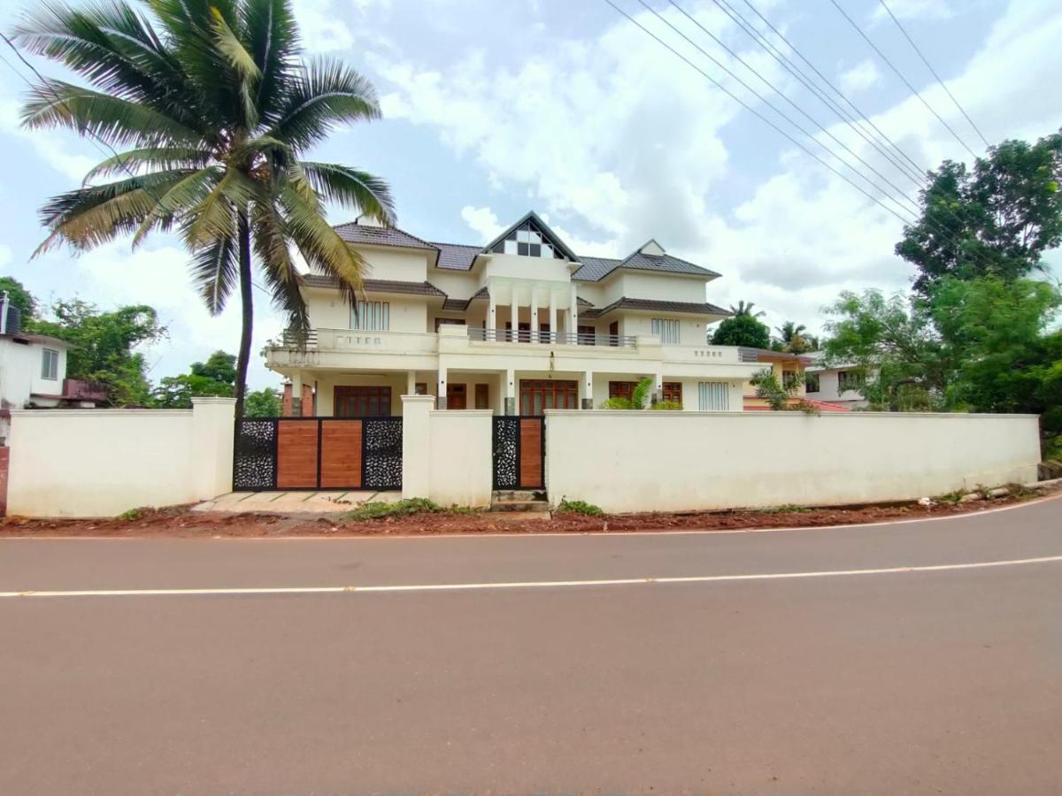 Nandhanam Holidays Kannur Esterno foto